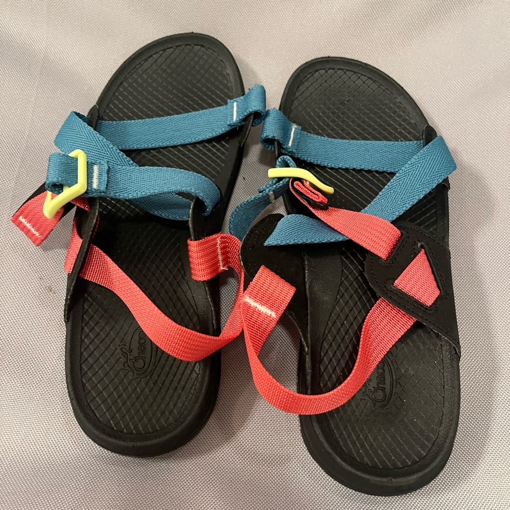 🤍colorful chacos🤍